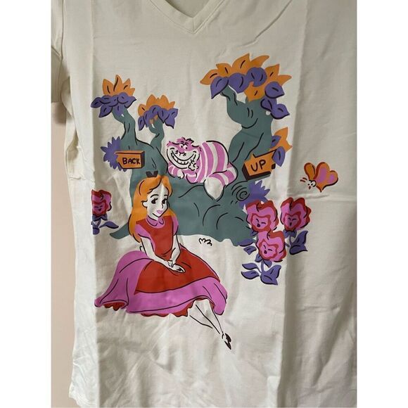 NWOT Disney X Amazon Essentials Alice in Wonderland Short Sleeve T-Shirt Size S - Picture 2 of 4